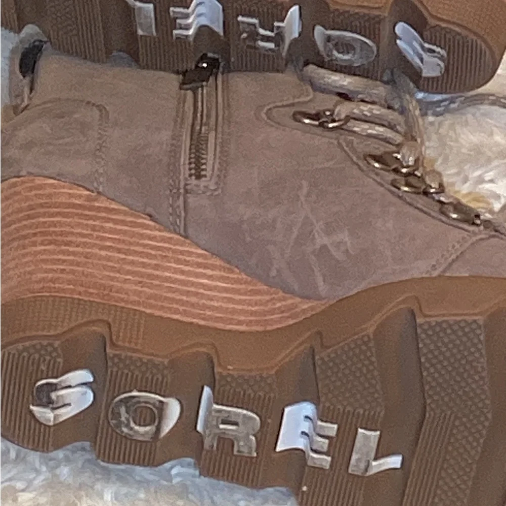 Sorel Joan Uptown Lace Boots size 7.5
